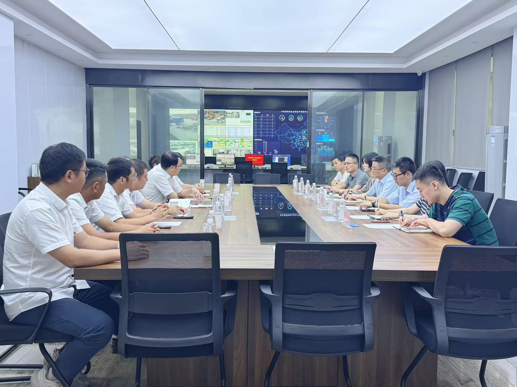 座谈会现场.jpg
